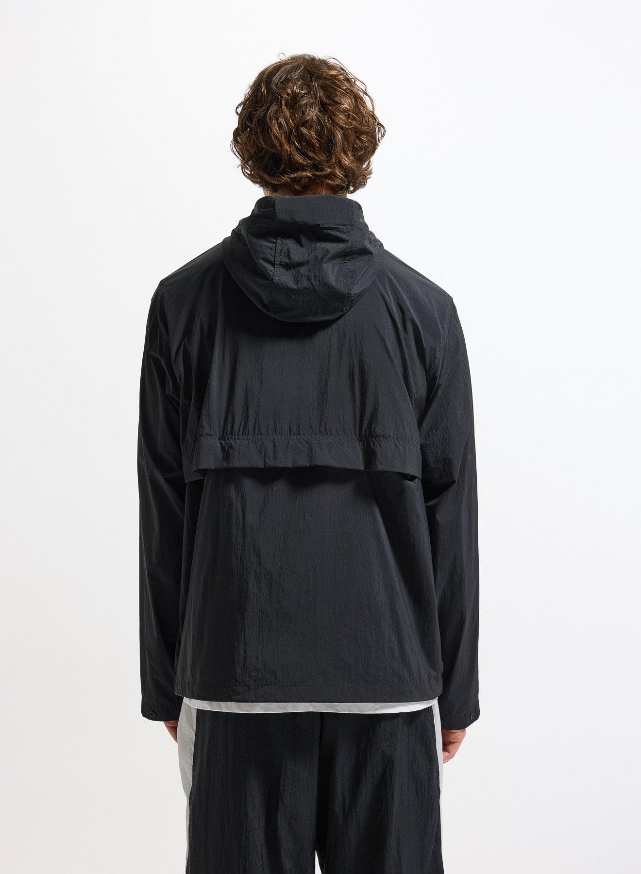 coupe-vent-pyrenex-soulere-unisexe-capuche-noir image 7