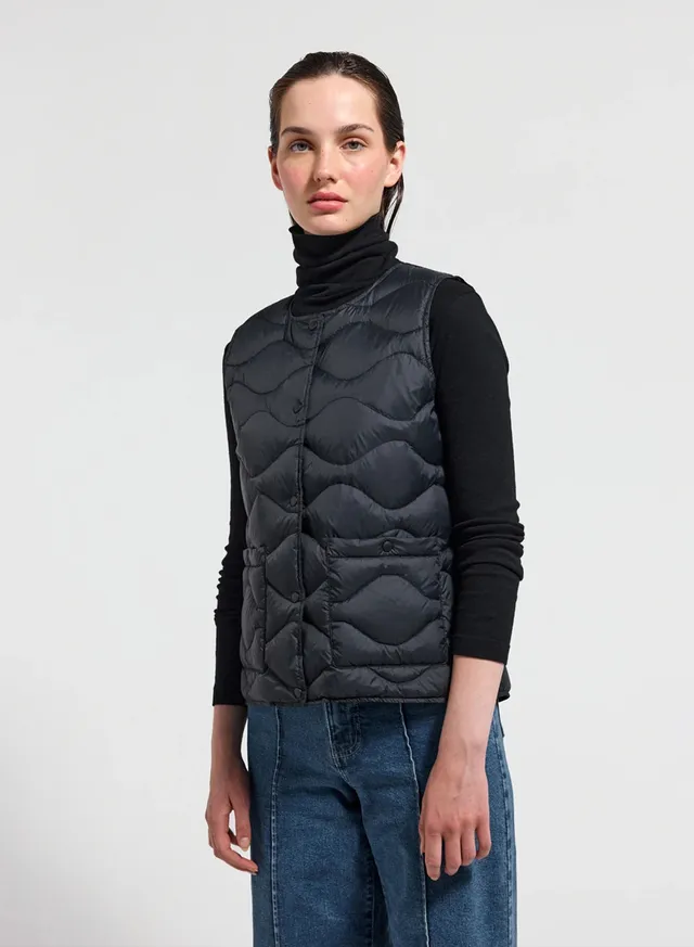 pyrenex-orite-vest-doudoune-ultra-l-g-re-sans-manches-femme-noire image 1