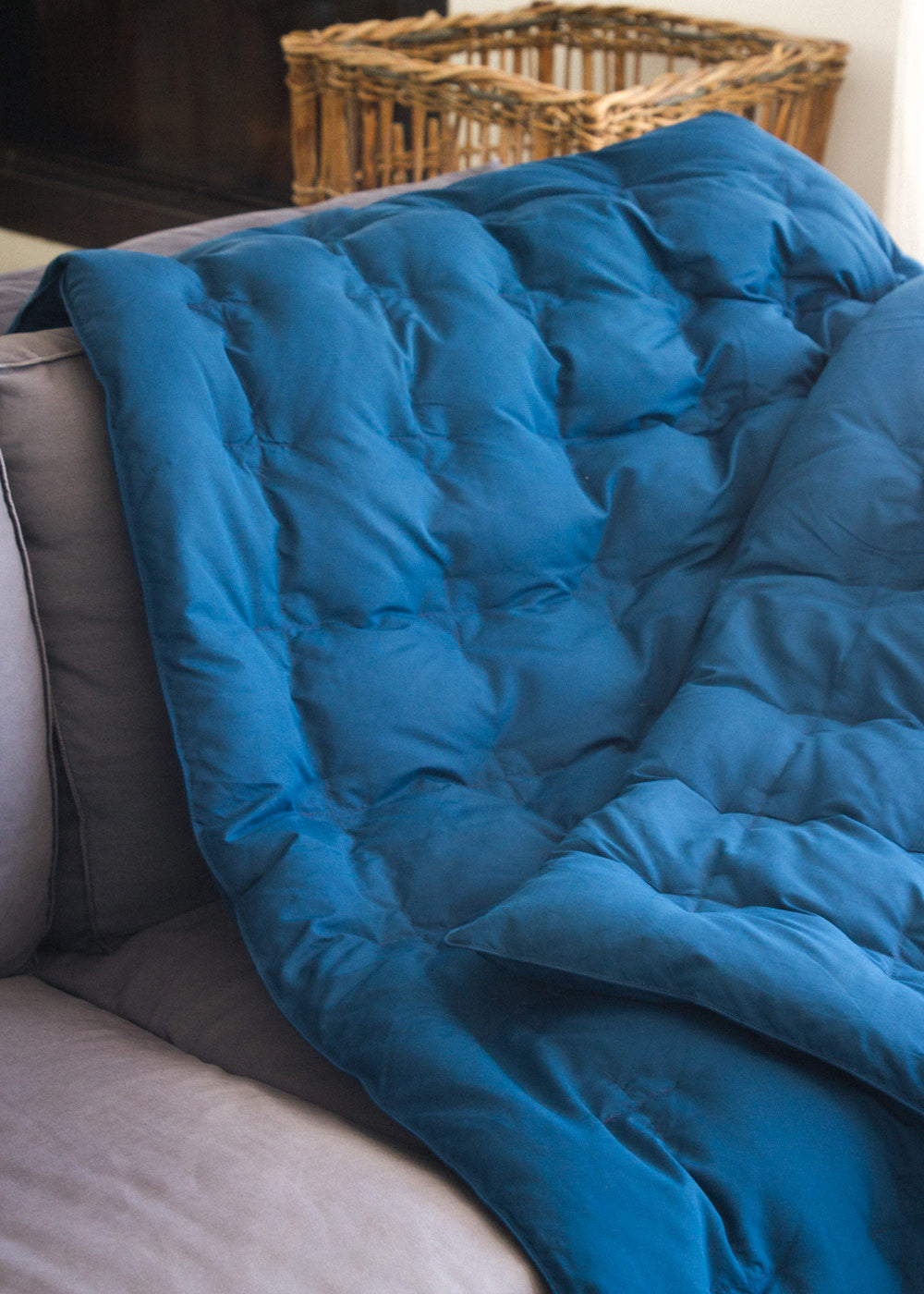 pyrenex-caresse-plaid-bleu-de-n-mes-duvet image 1
