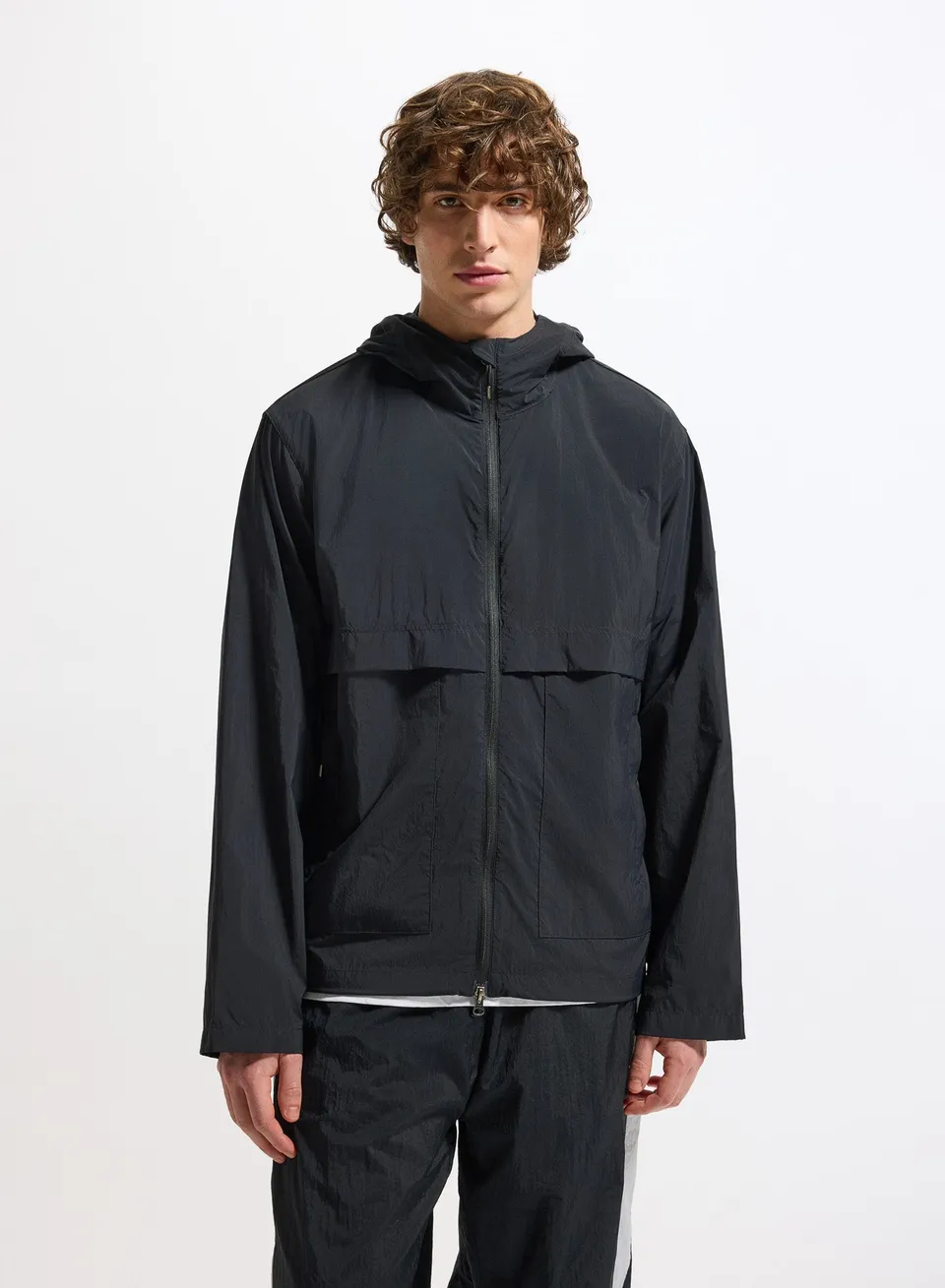 coupe-vent-pyrenex-soulere-unisexe-capuche-noir image 1