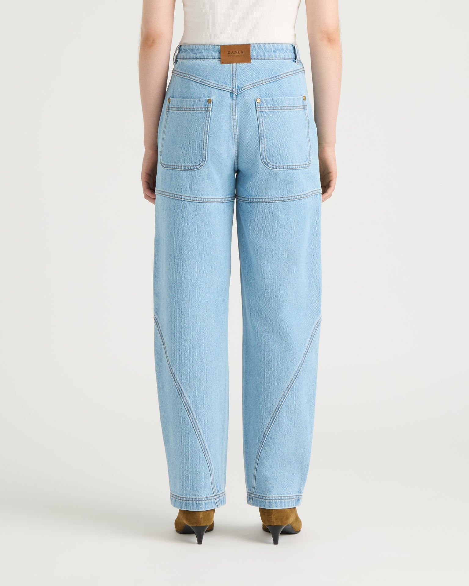kanuk-kiamika-pantalon-cargo-en-denim-jambe-ballon-femme image 4