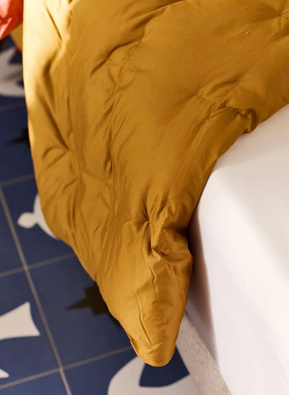 plaid-pyrenex-caresse-ocre-duvet image 2