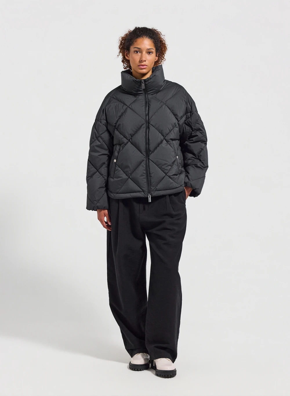 pyrenex-adele-doudoune-oversize-col-enveloppant-femme-noire image 2