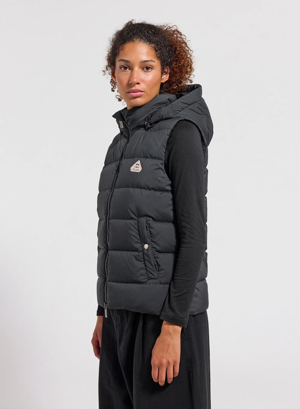 pyrenex-spoutnic-doudoune-sans-manches-femme-capuche-amovible-noire image 1