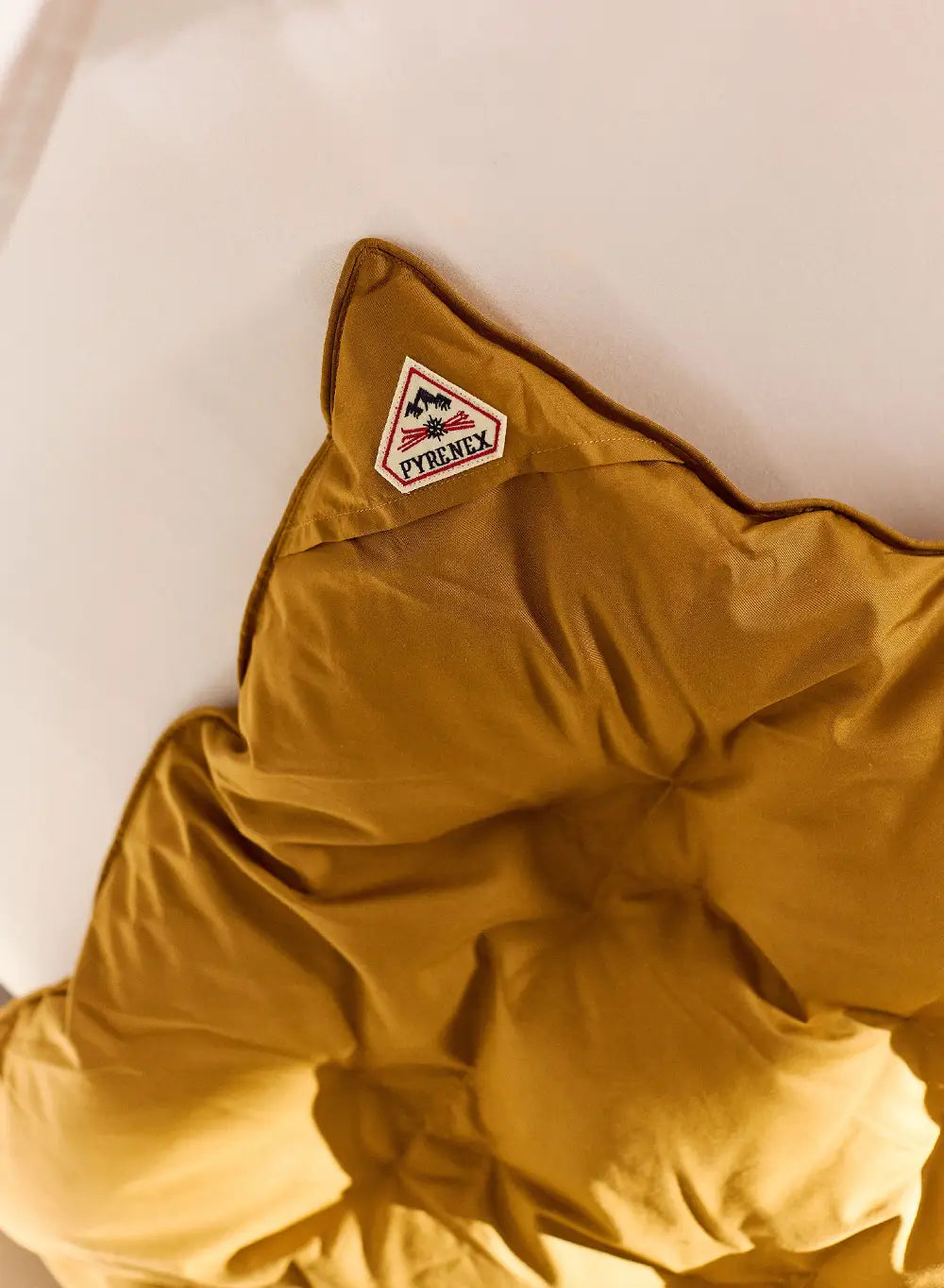 plaid-pyrenex-caresse-ocre-duvet image 3