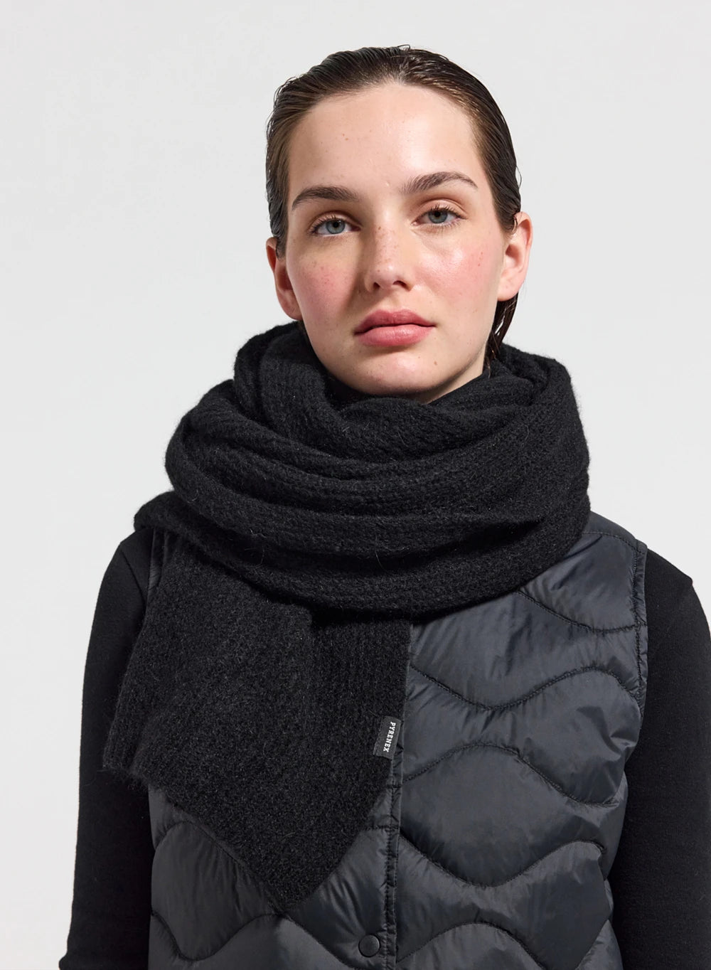 pyrenex-warmer-charpe-noire-chaude-alpaga-laine image 1