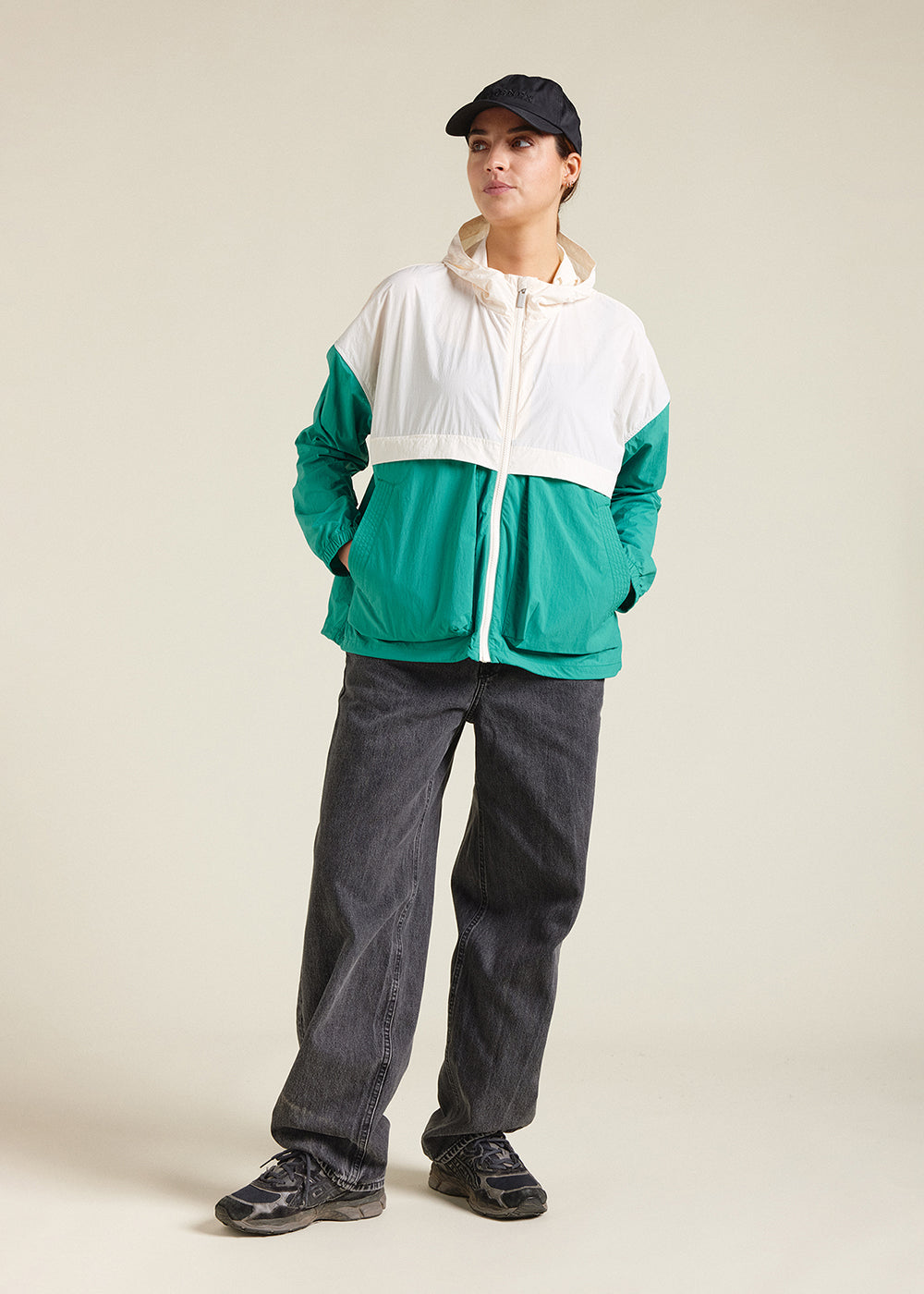 pyrenex-yoko-coupe-vent-court-femme-alhambra-recycl image 2