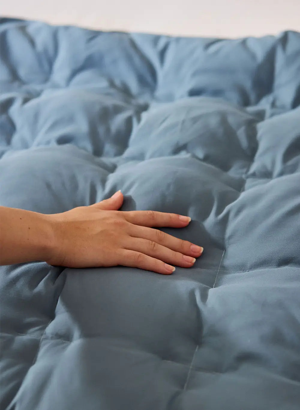 pyrenex-caresse-plaid-gris-nuit-duvet image 2