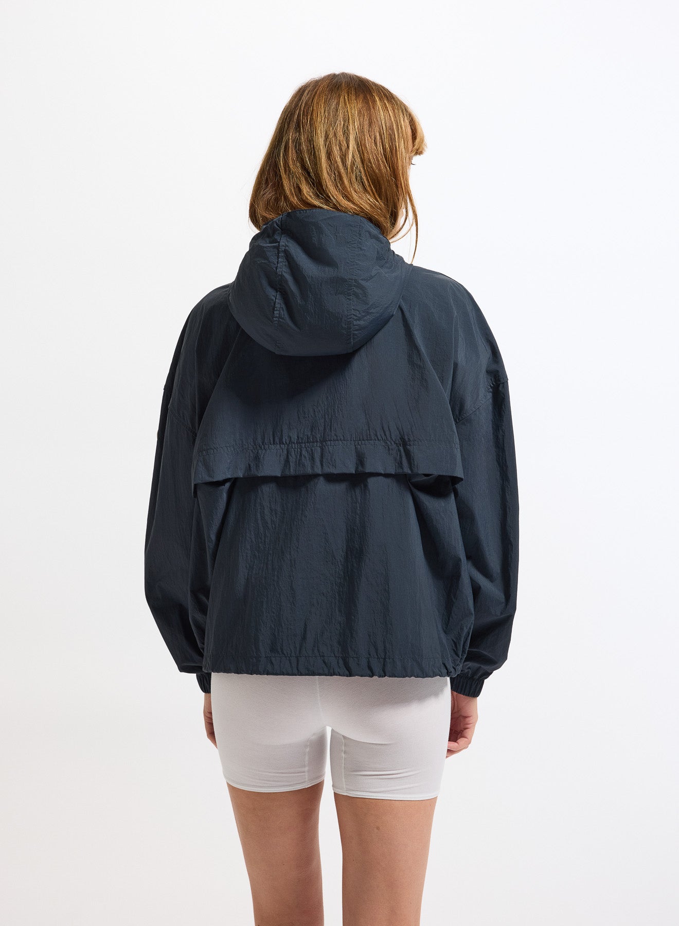 pyrenex-yoko-coupe-vent-court-femme-en-tissu-recycl-deep-ink image 4