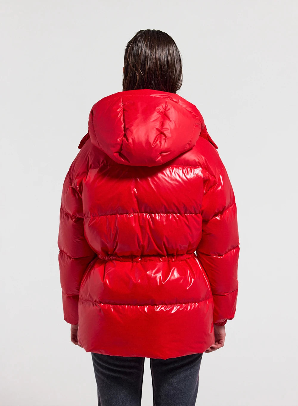 doudoune-brillante-capuche-femme-pyrenex-alexa-rouge-mi-longue image 4