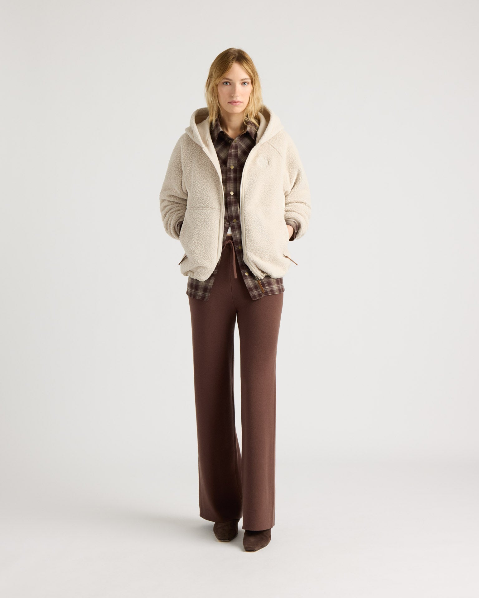 kanuk-boisbriand-chandail-sherpa-capuche-femme-zip-poches-zipp-es image 3