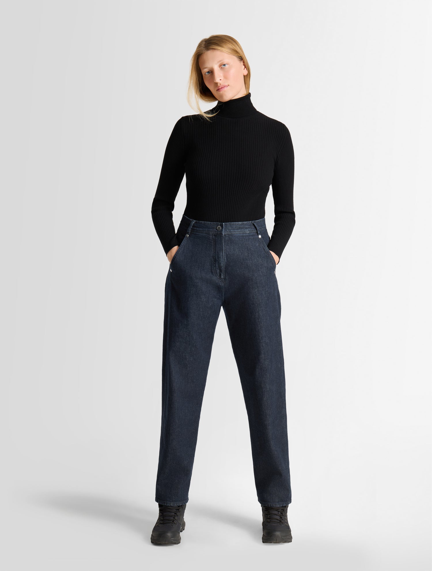fusalp-pantalon-jean-nalvy-coupe-carotte-denim-stretch-brut image 1
