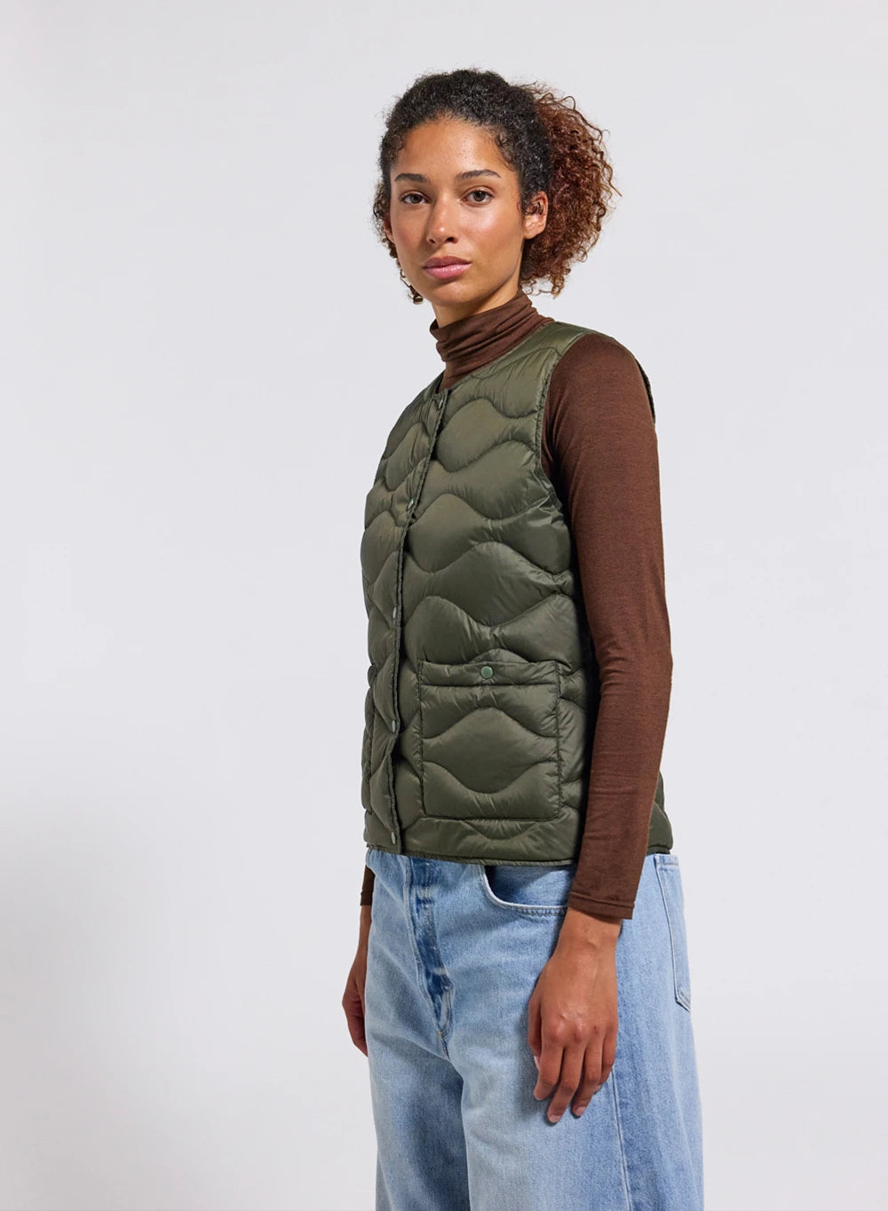 doudoune-ultra-l-g-re-sans-manches-femme-pyrenex-orite-vest-kaki image 1