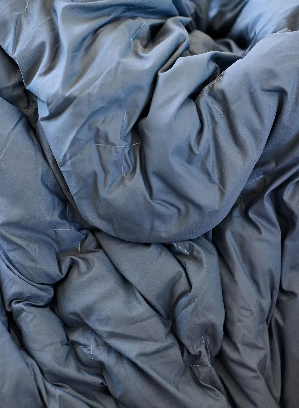 pyrenex-caresse-plaid-gris-nuit-duvet image 4