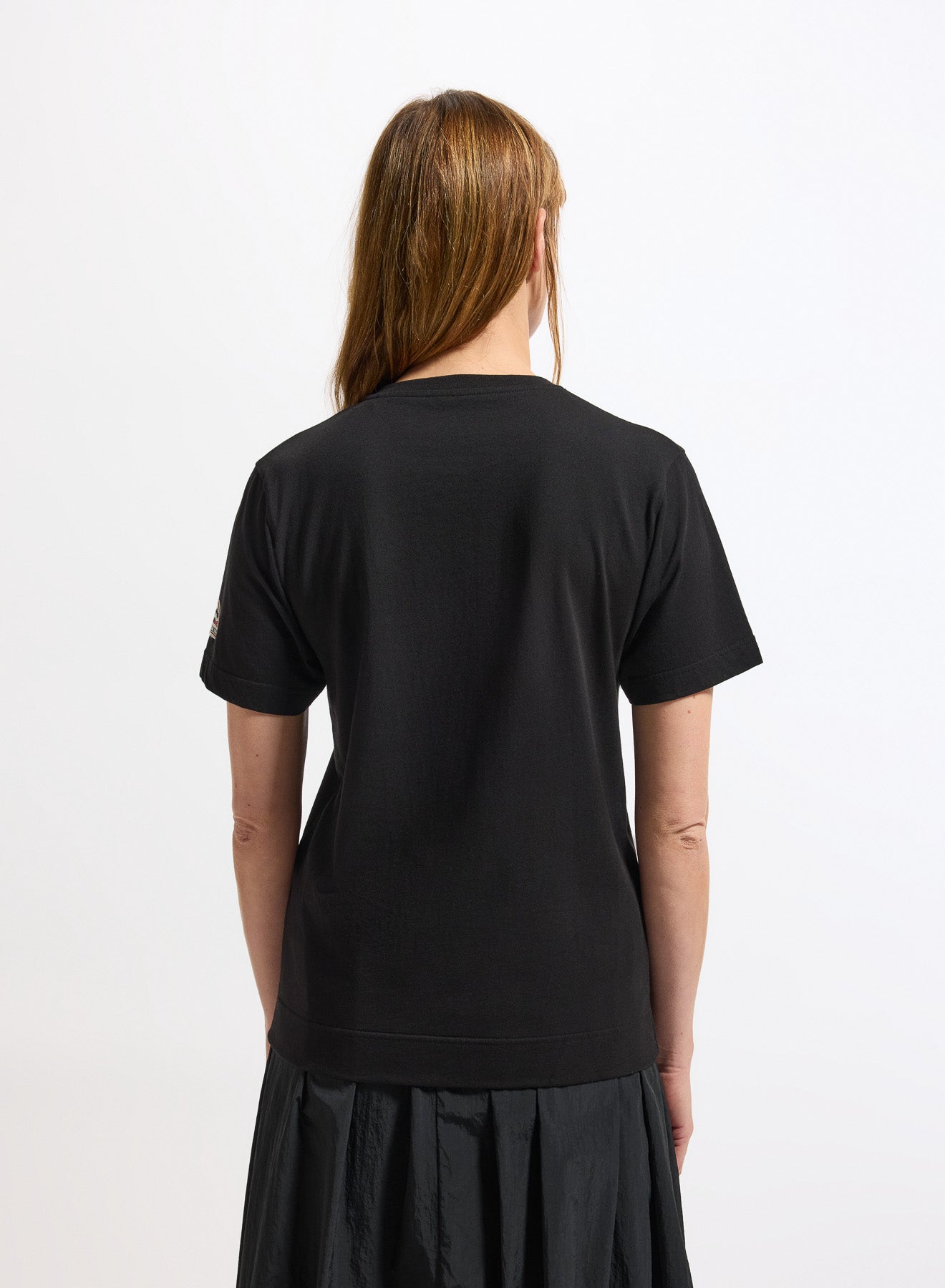 t-shirt-femme-pyrenex-crocus-col-v-coton-bio-noir image 4