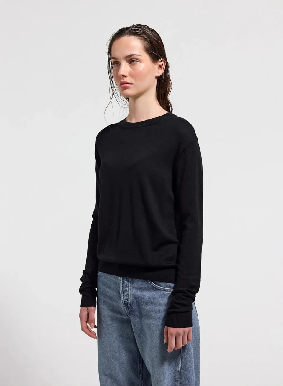 pyrenex-mysig-pull-fin-col-rond-laine-m-rinos-femme-noir image 1