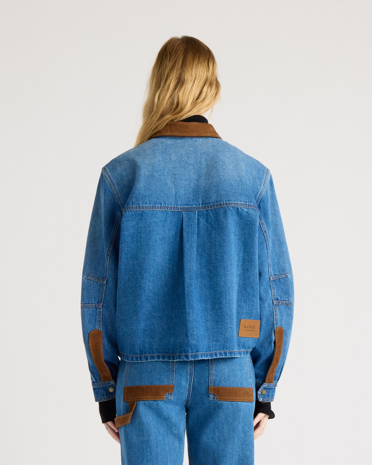 kanuk-camille-surchemise-courte-en-denim-col-cuir image 4