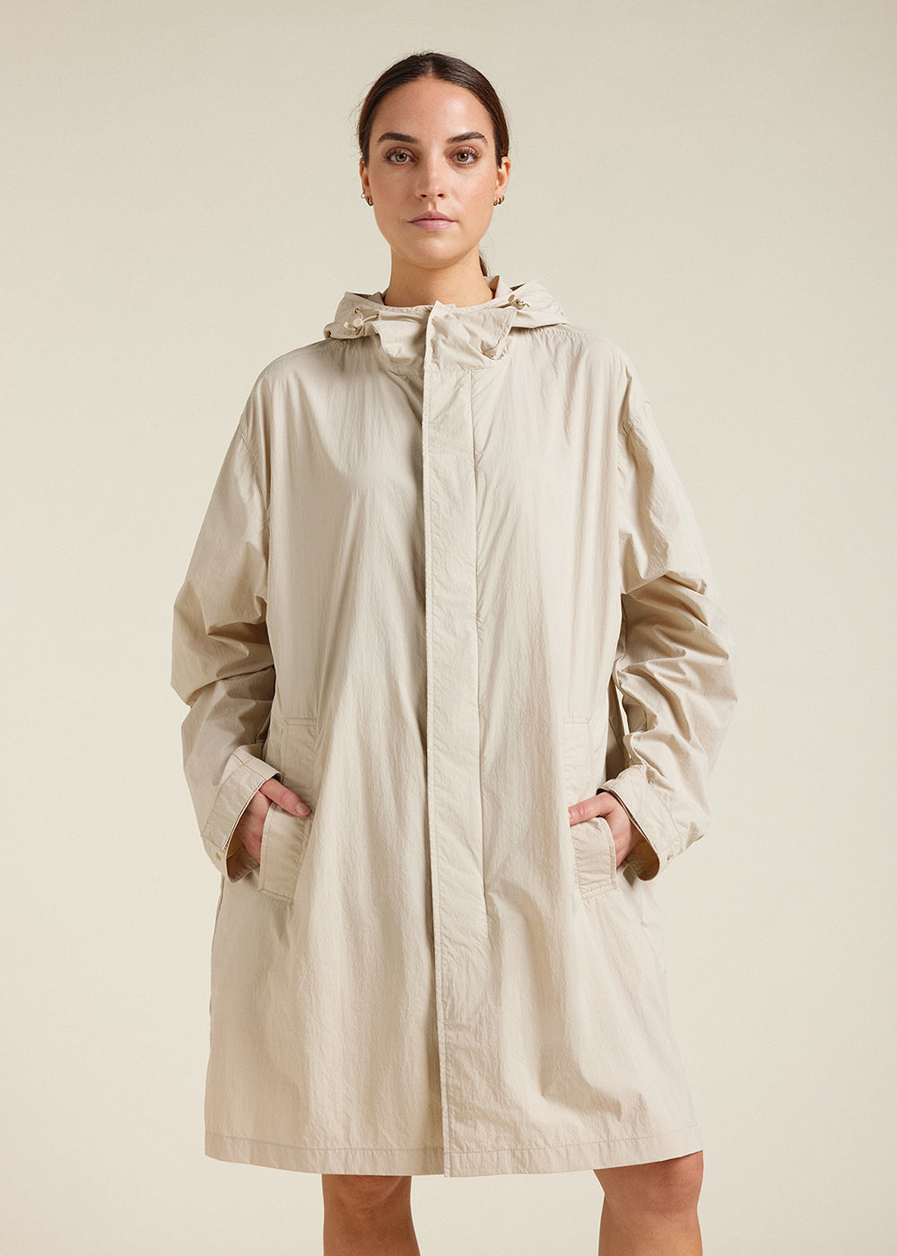 pyrenex-torrent-coupe-vent-long-capuche-unisexe-oyster-gray image 4