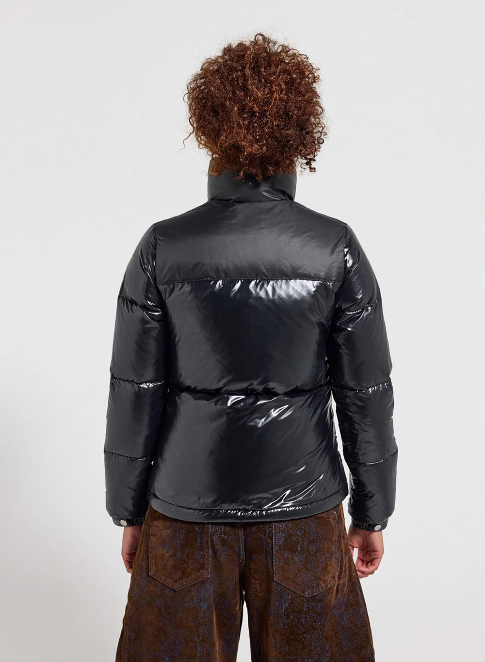 pyrenex-goldin-doudoune-courte-brillante-femme-noire image 4