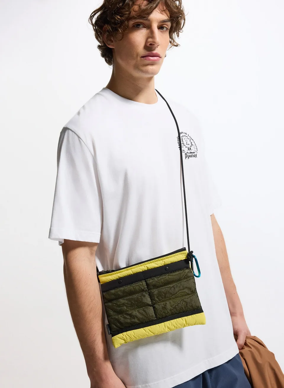 pochette-matelass-e-bandouli-re-pyrenex-spinelle-jaune-duvet-et-corde-ajustable image 1