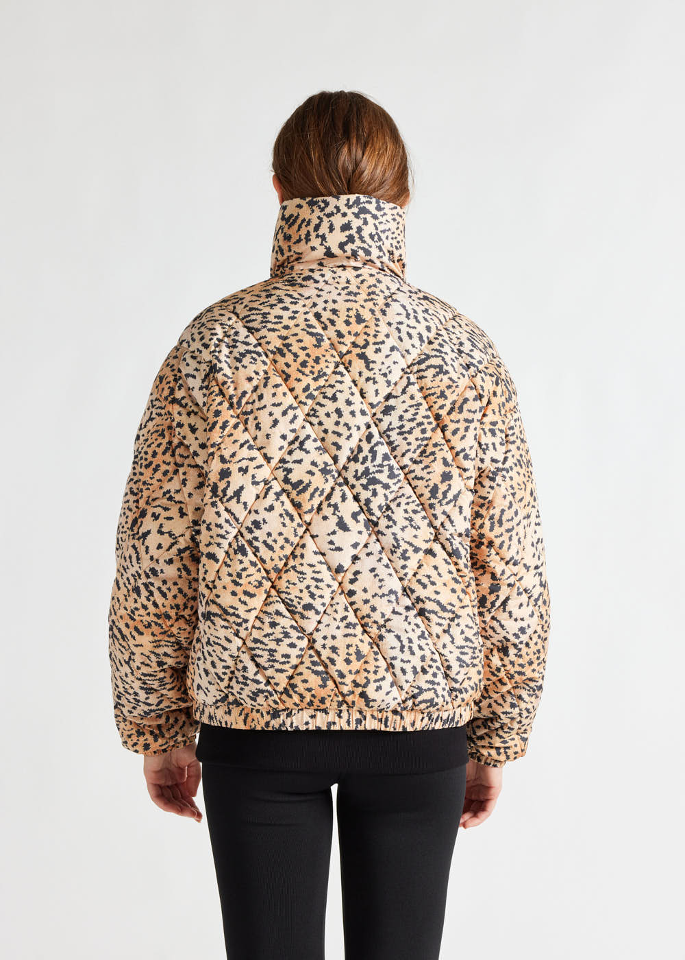 pyrenex-friday-doudoune-femme-wild-print-l-opard-x-roseanna image 5