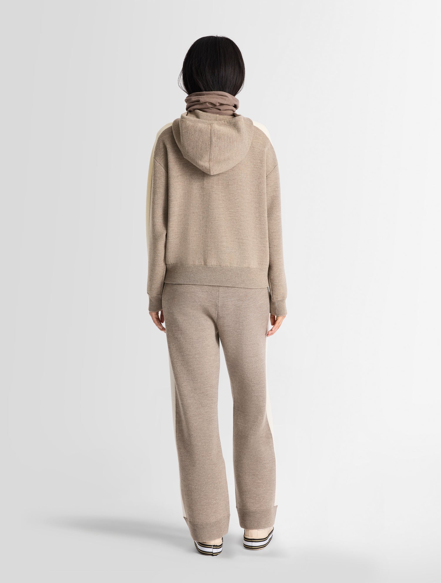 fusalp-nymira-zip-up-cardigan-capuche-pure-laine image 3
