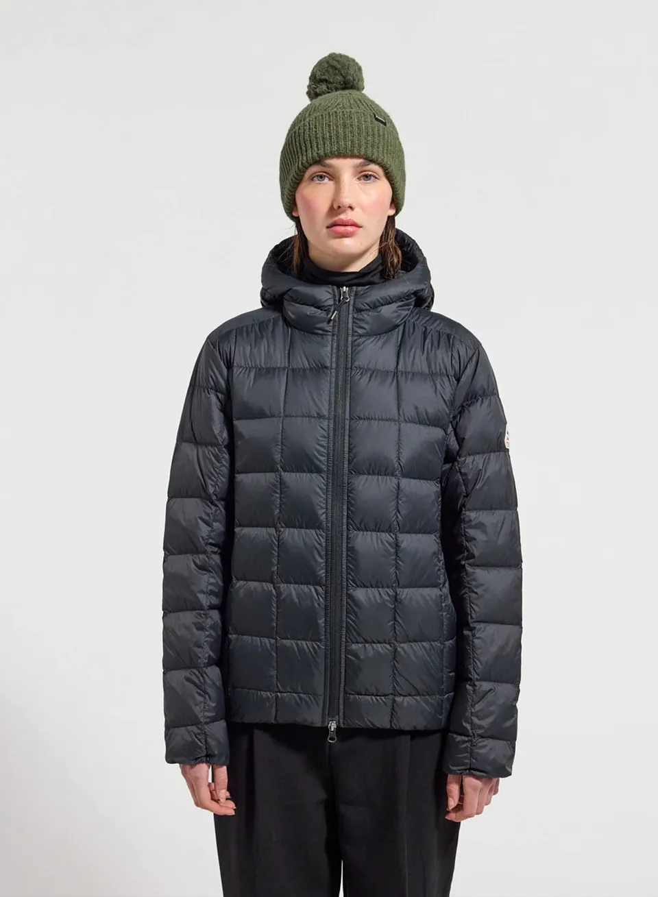 pyrenex-sunray-doudoune-ultra-l-g-re-femme-noire-capuche image 1