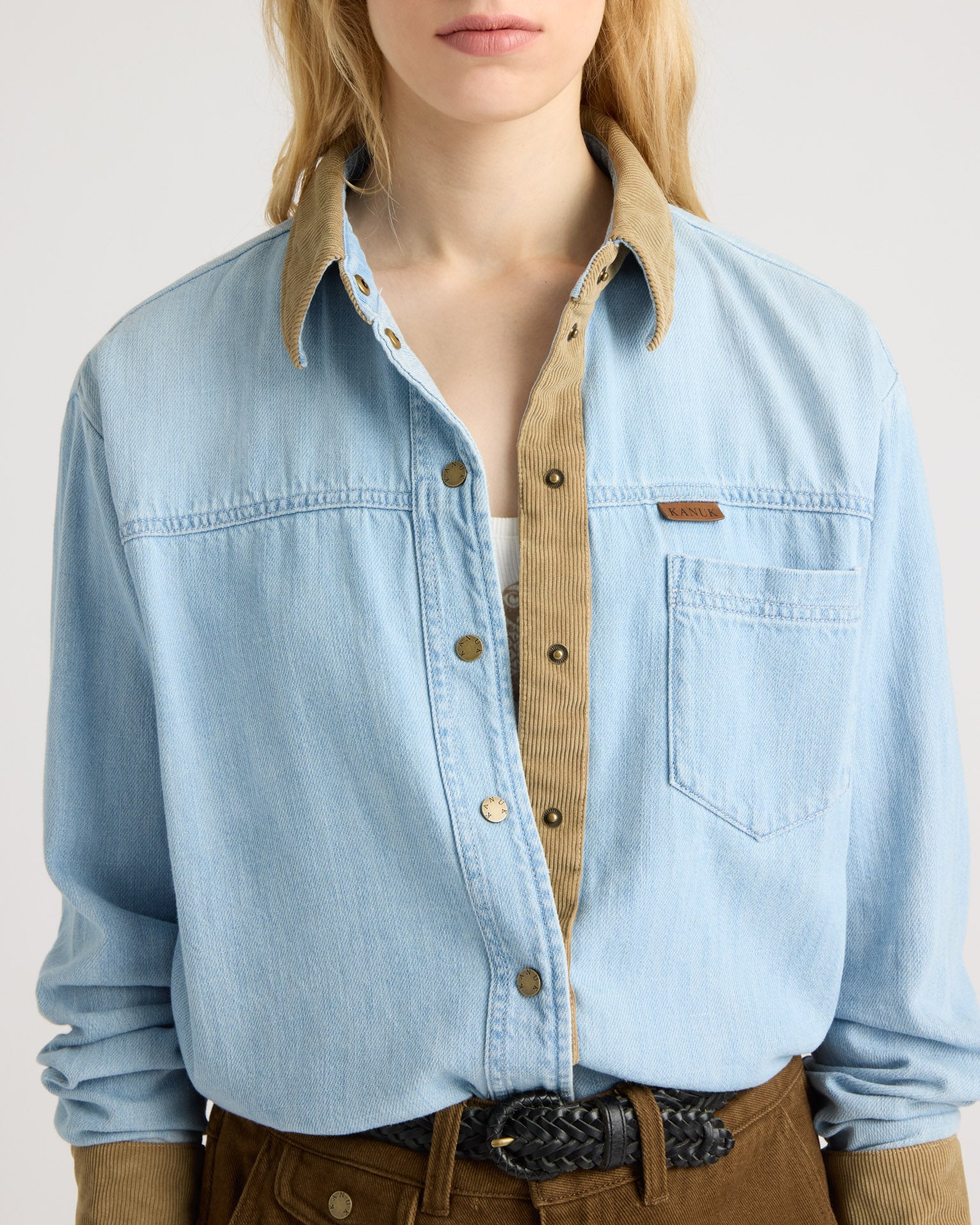 kanuk-cacouna-chemise-en-denim-col-et-poignets-velours-c-tel image 5