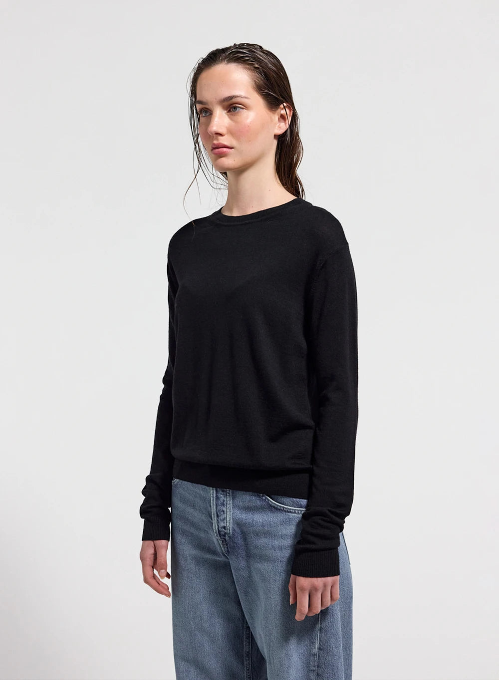 pyrenex-mysig-pull-fin-col-rond-laine-m-rinos-femme-noir image 1