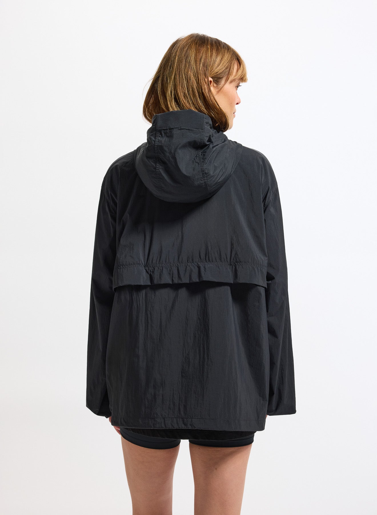 coupe-vent-pyrenex-soulere-unisexe-capuche-noir image 8