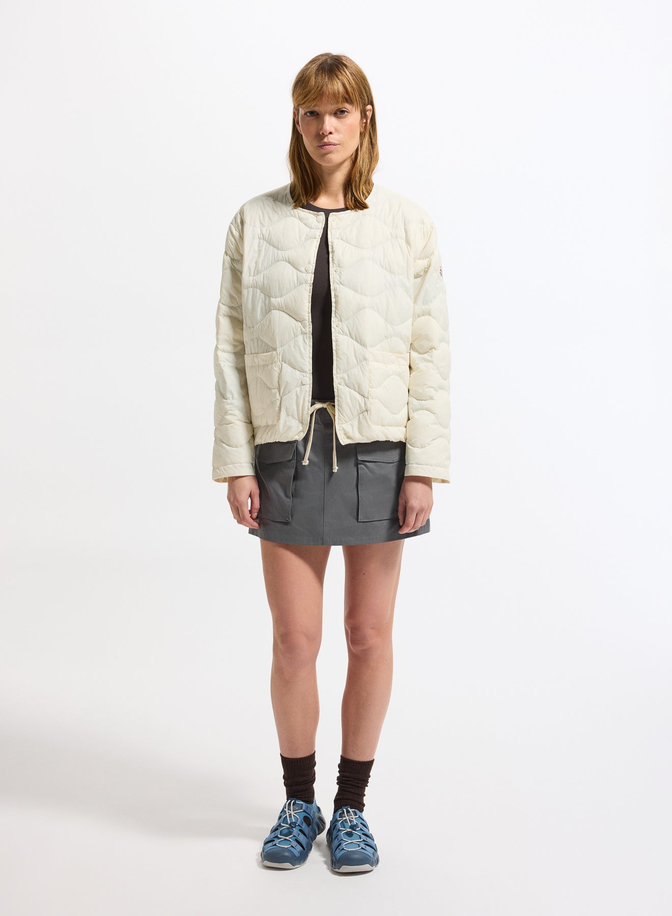 doudoune-ultra-l-g-re-femme-pyrenex-orite-blanche-boutons-pression image 2