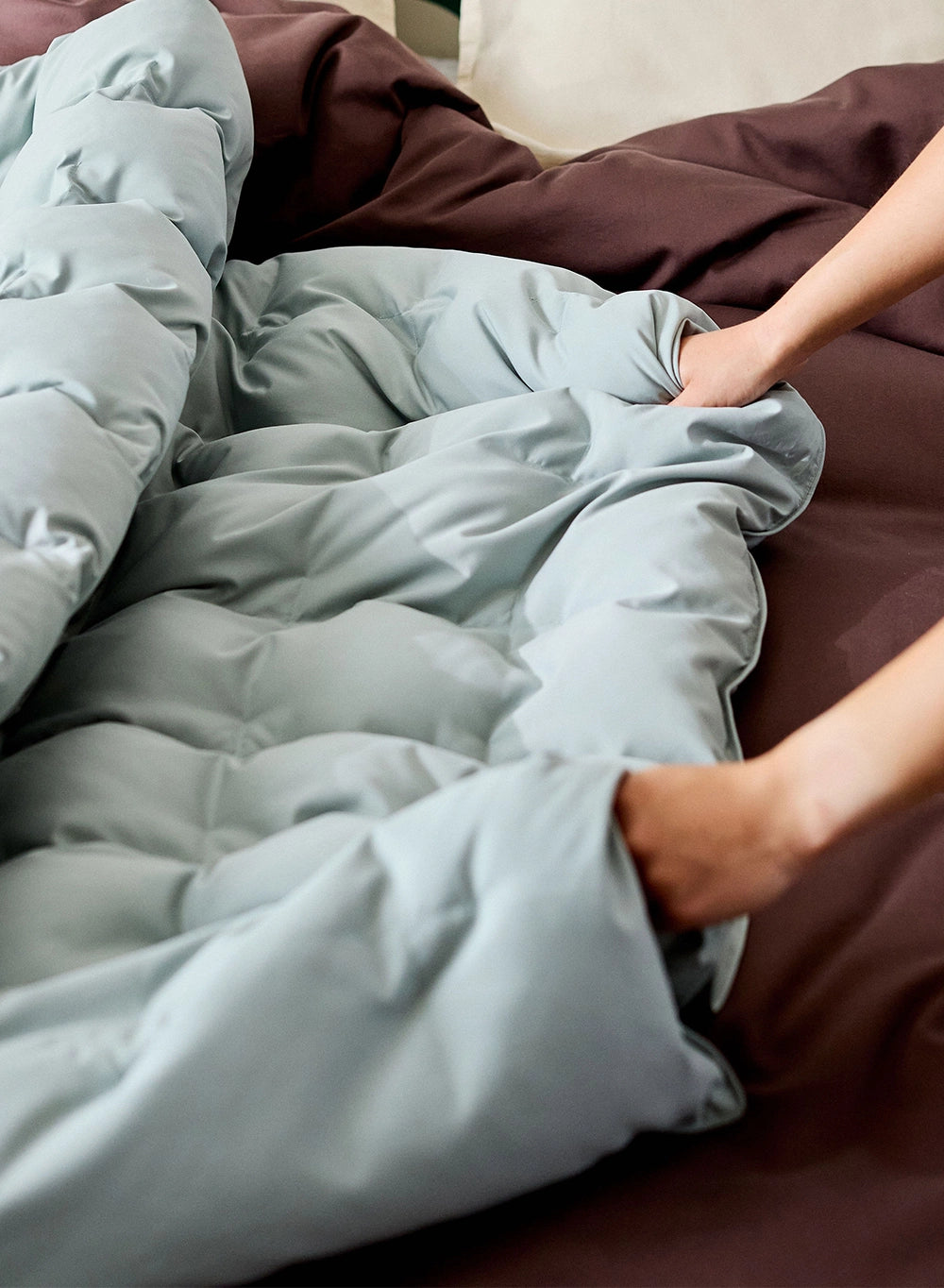pyrenex-caresse-plaid-en-duvet-vert-de-gris image 3