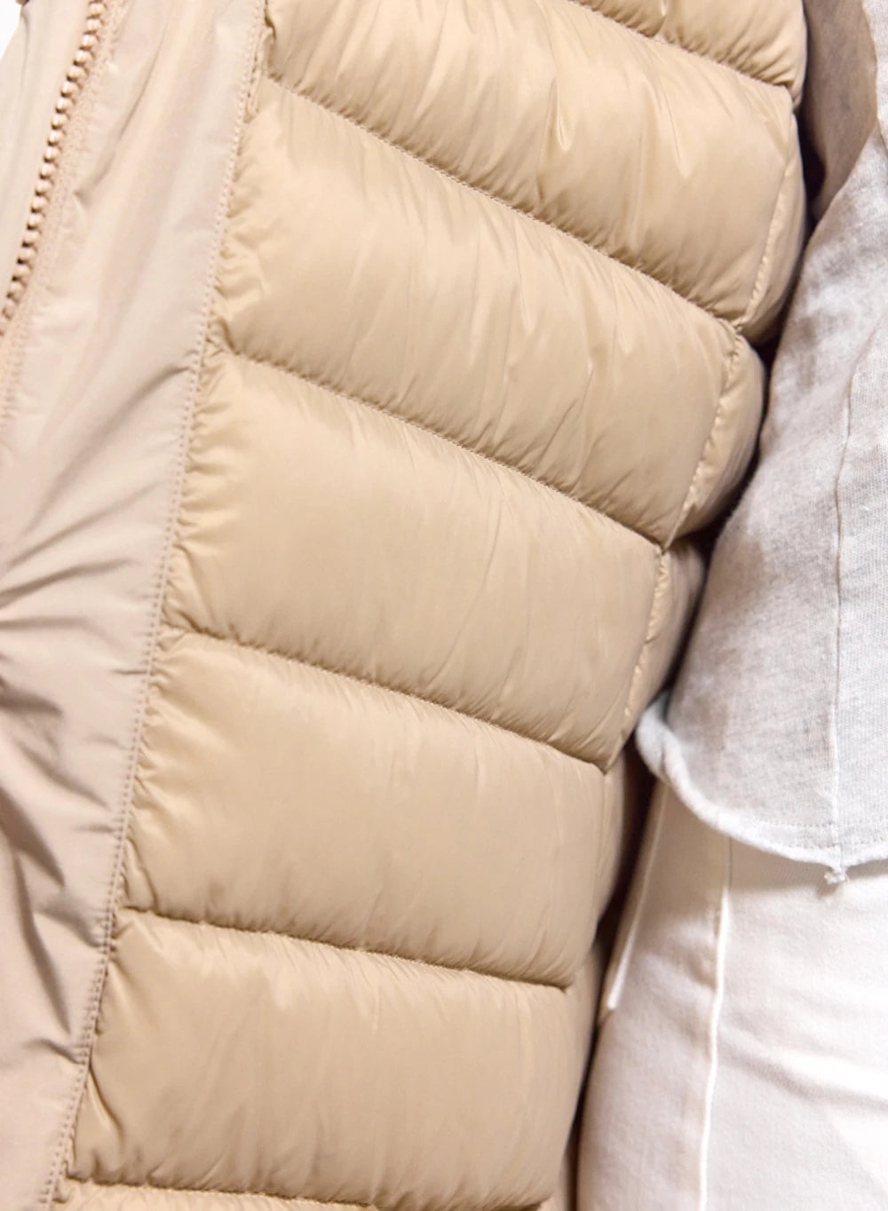 parka-imperm-able-femme-pyrenex-easy-beige-duvet-naturel-coupe-longue-capuche image 7