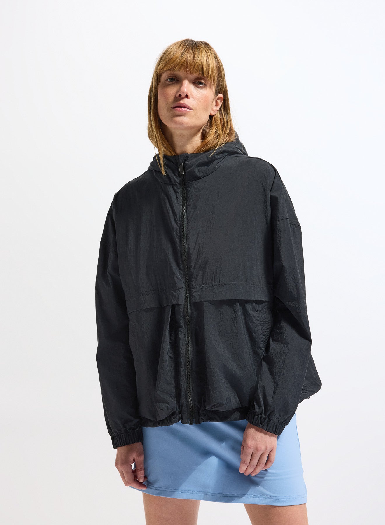 pyrenex-yoko-coupe-vent-court-femme-noir-tissu-recycl image 1