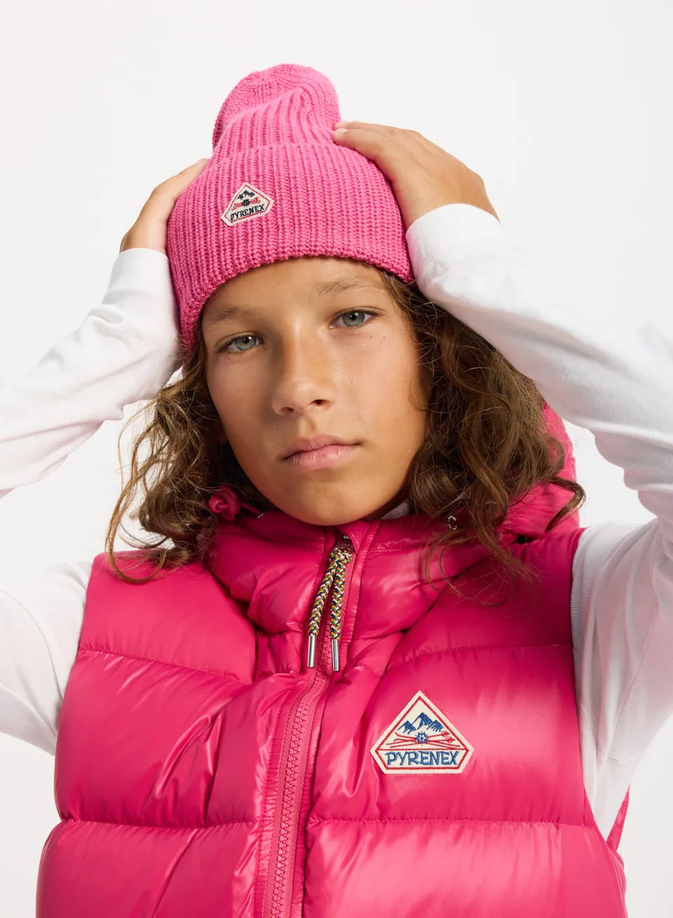 bonnet-enfant-unisexe-en-laine-pyrenex-roki-fuchsia image 1
