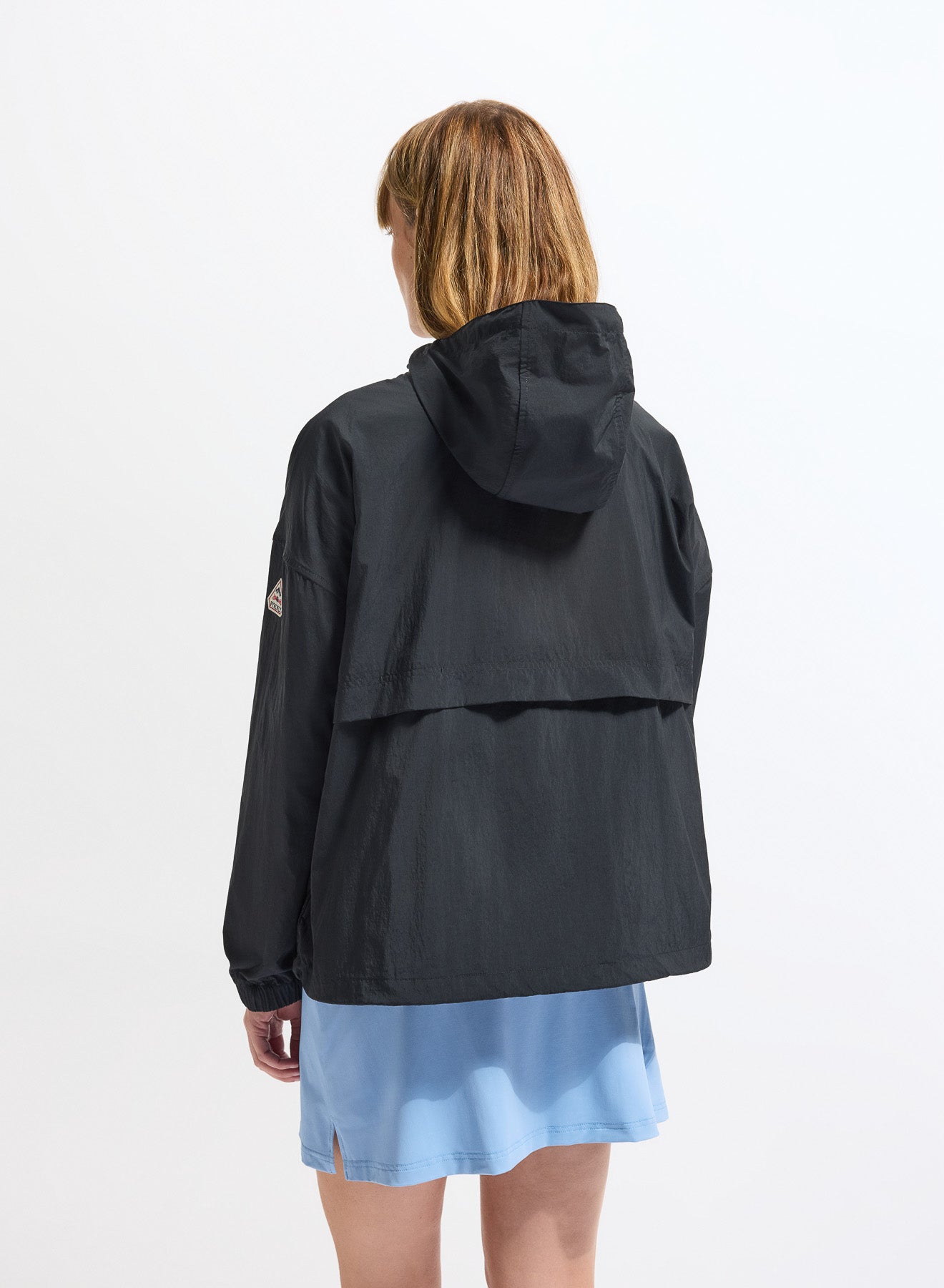 pyrenex-yoko-coupe-vent-court-femme-noir-tissu-recycl image 4