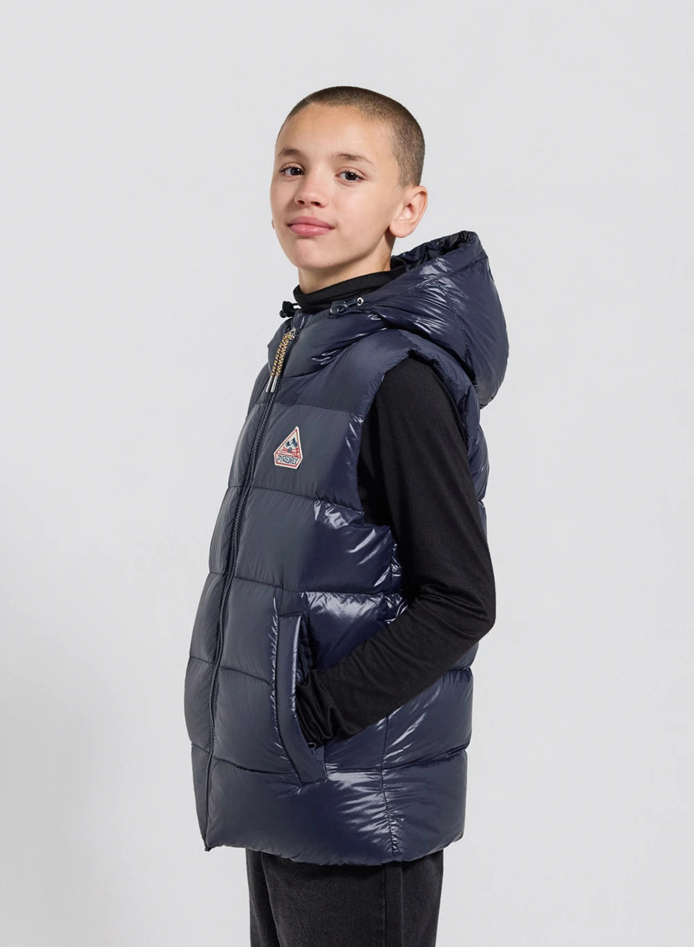 doudoune-sans-manches-enfant-pyrenex-john-bleu-marine-capuche image 5