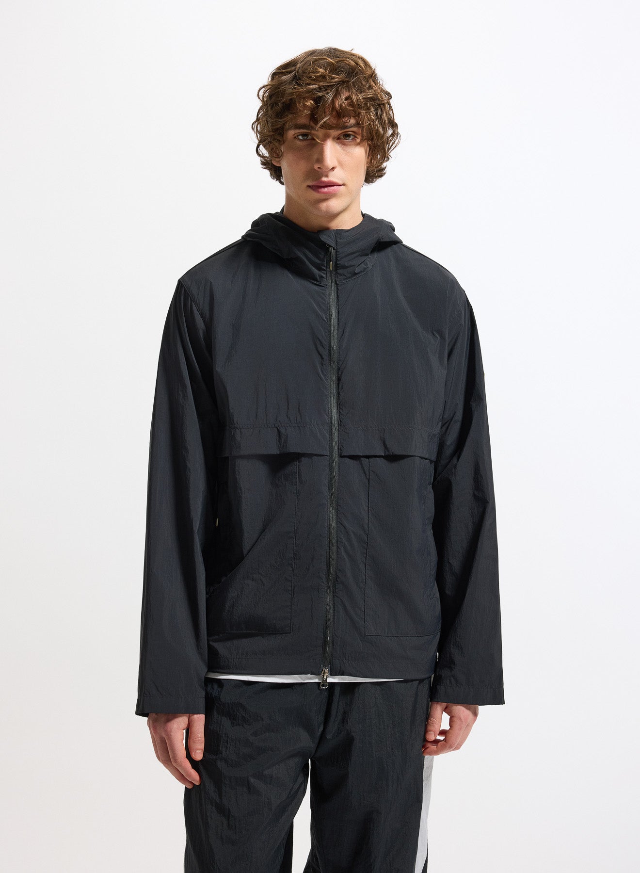 coupe-vent-pyrenex-soulere-unisexe-capuche-noir image 1