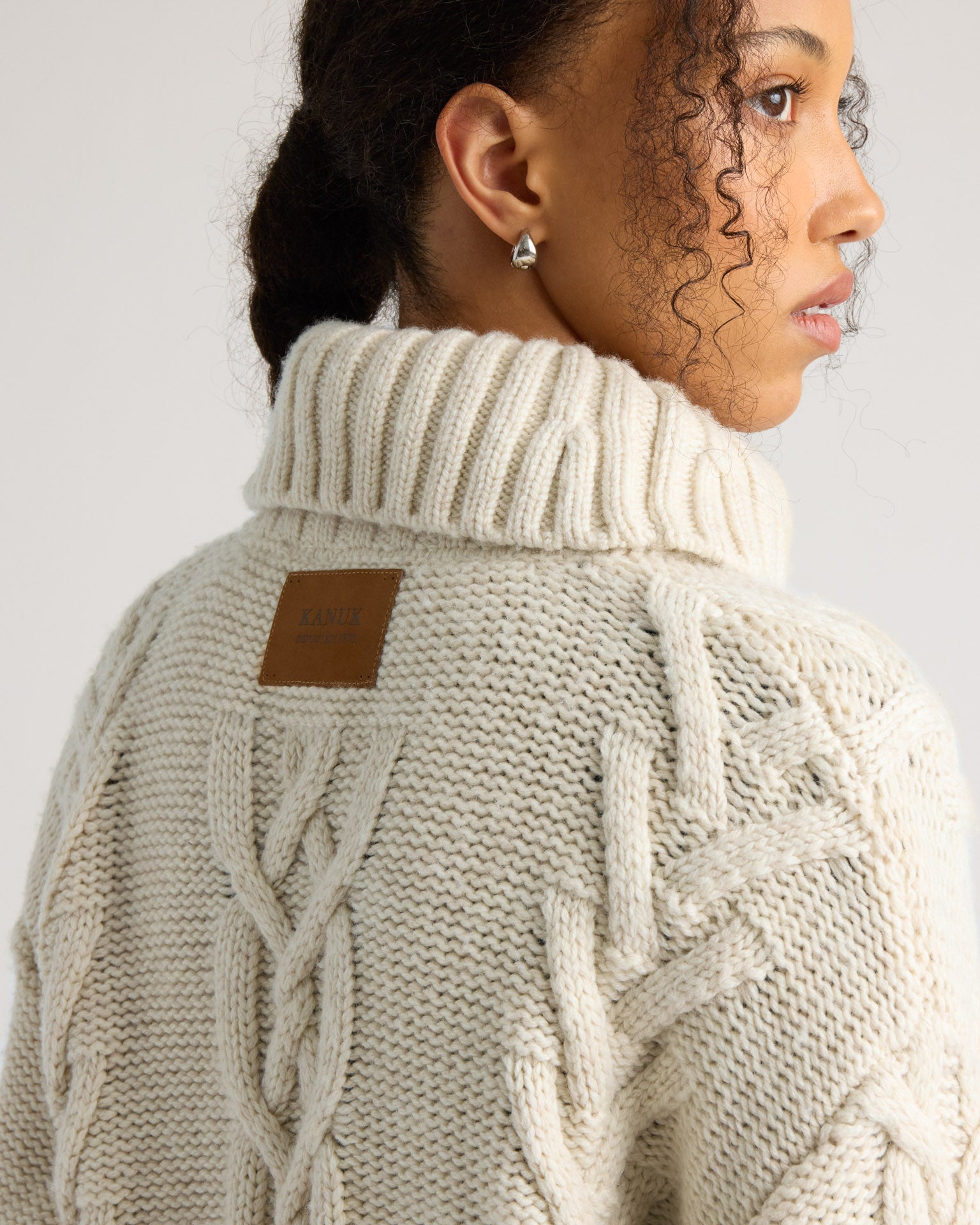 kanuk-nevis-chandail-court-en-tricot-torsad-femme image 5