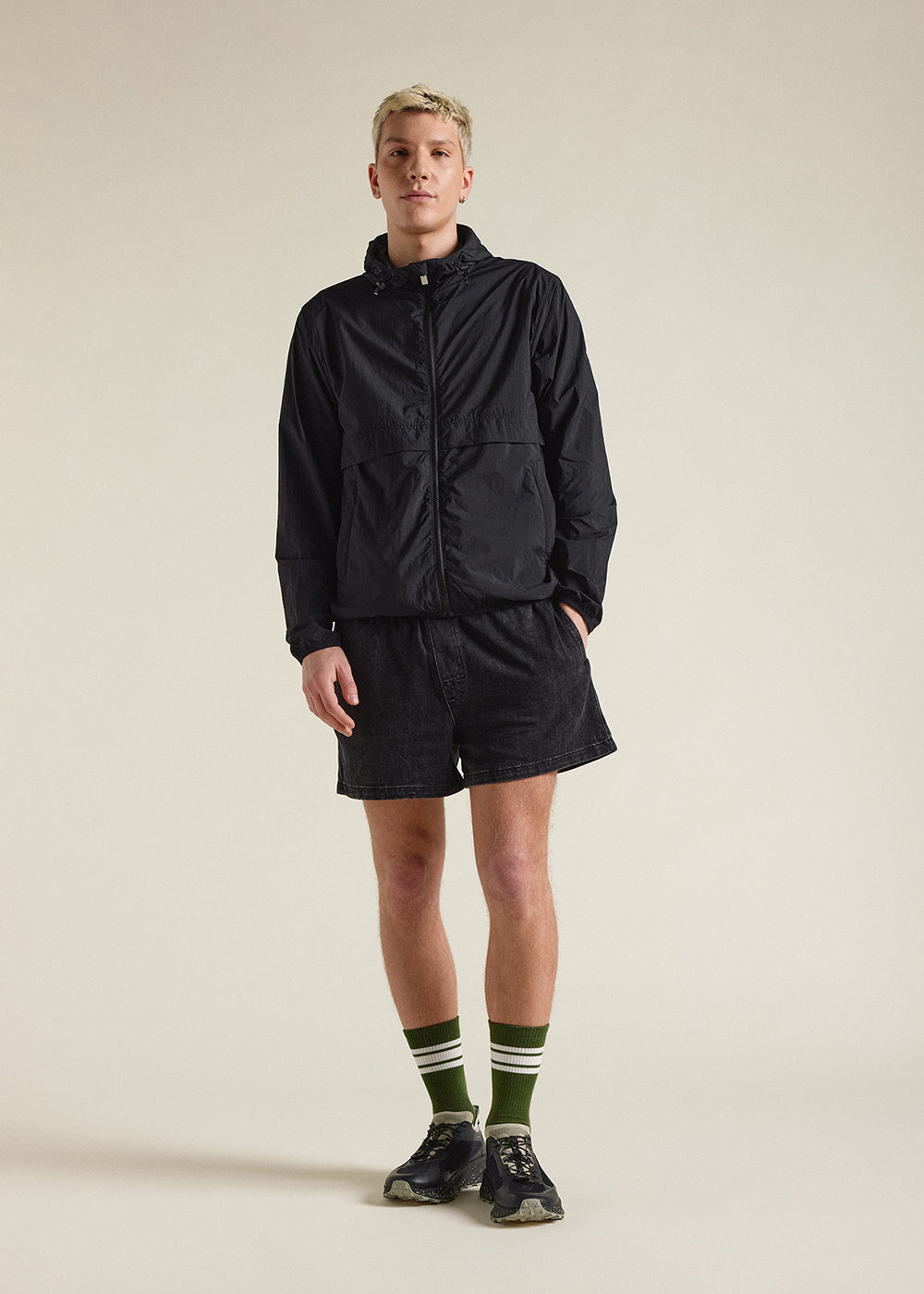 pyrenex-ridge-coupe-vent-unisexe-capuche-black image 2