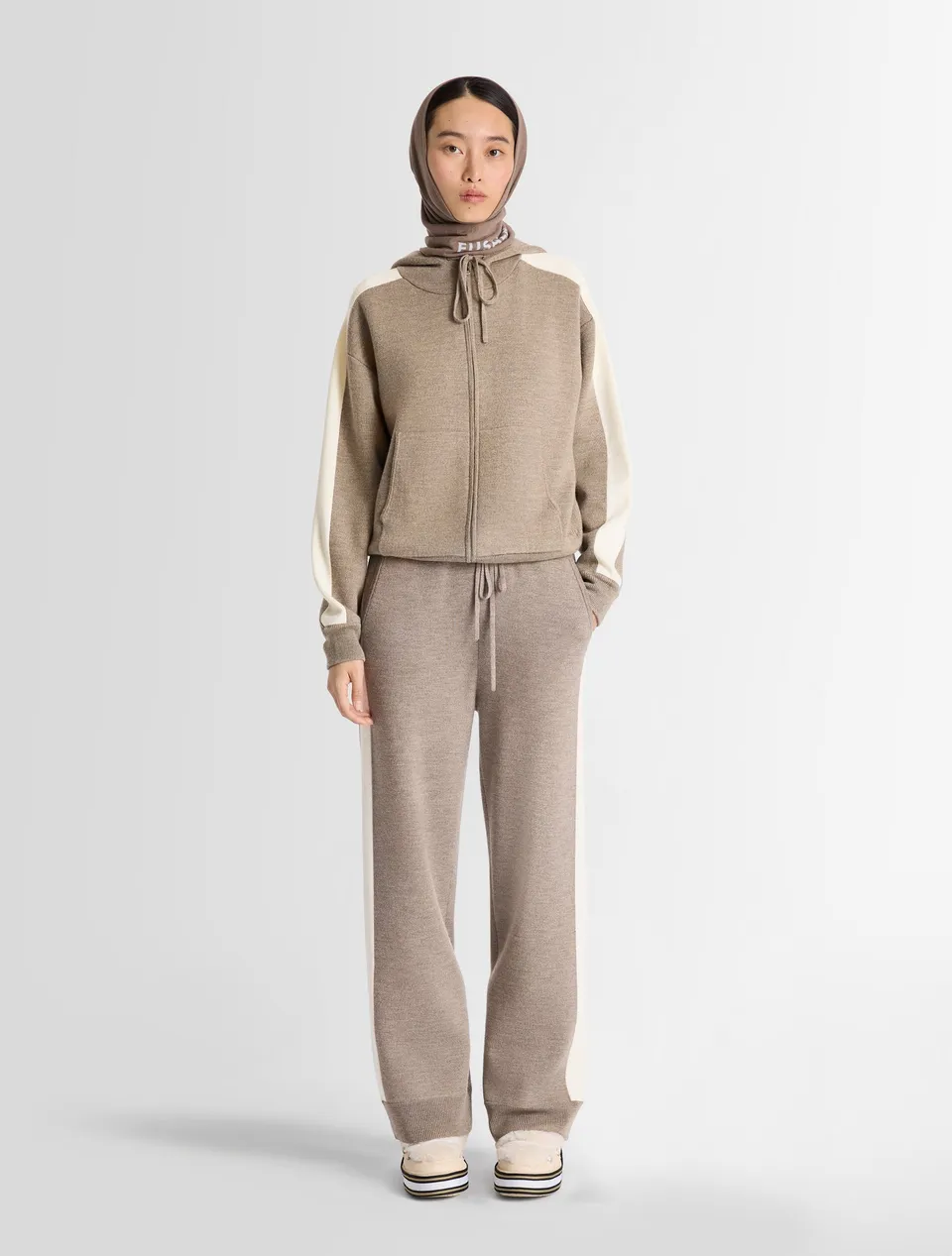 fusalp-nymira-zip-up-cardigan-capuche-pure-laine image 1