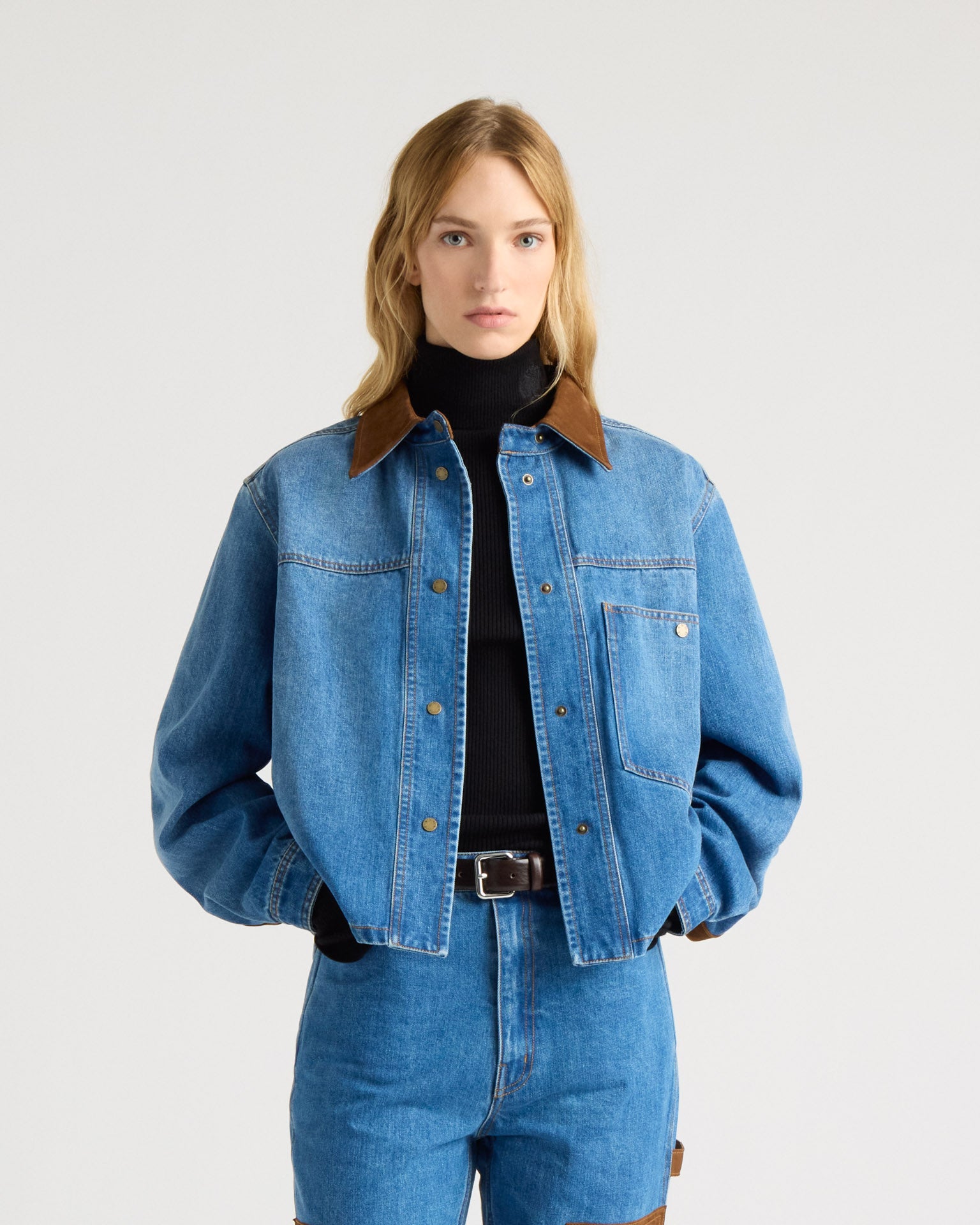 kanuk-camille-surchemise-courte-en-denim-col-cuir image 1