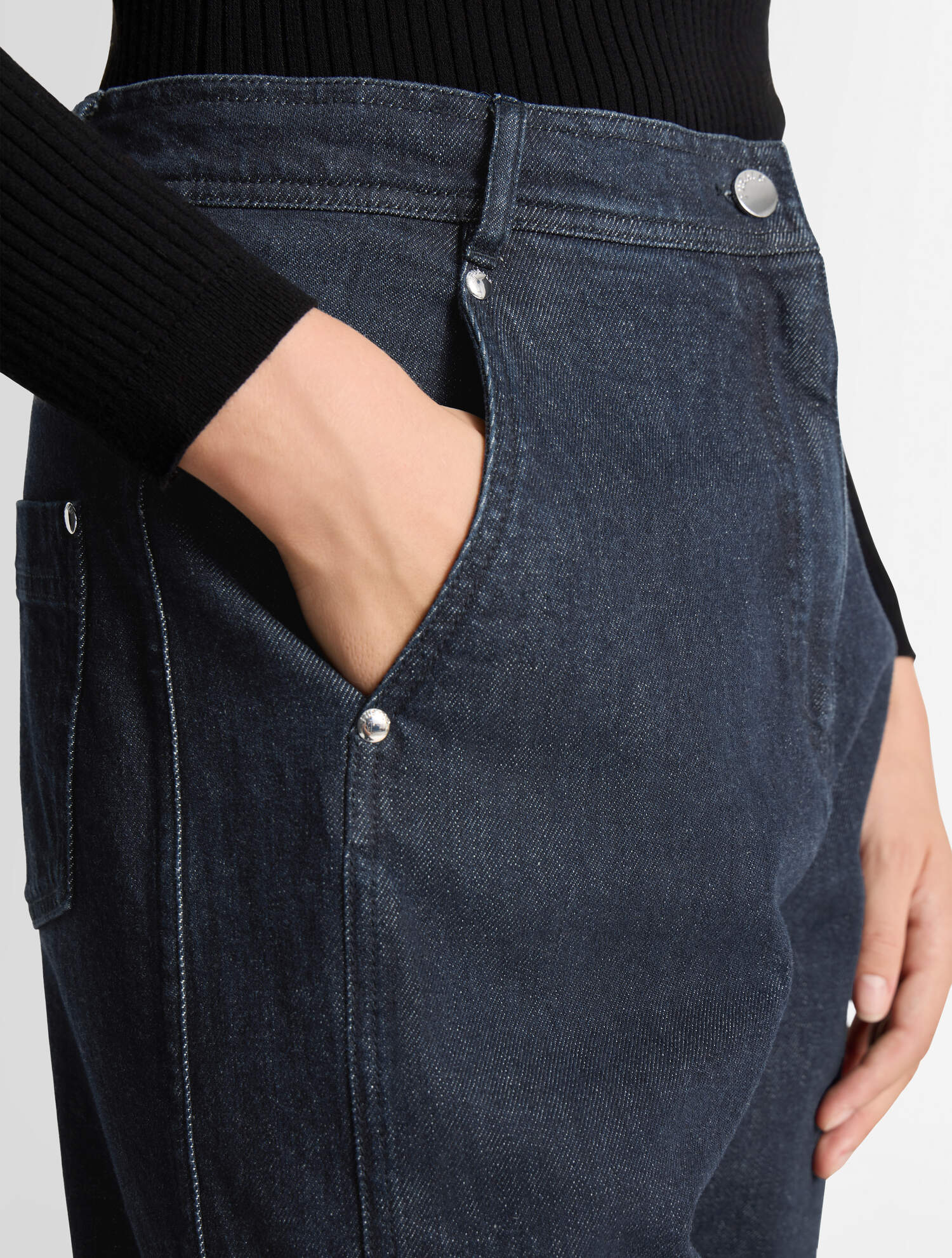 fusalp-pantalon-jean-nalvy-coupe-carotte-denim-stretch-brut image 5