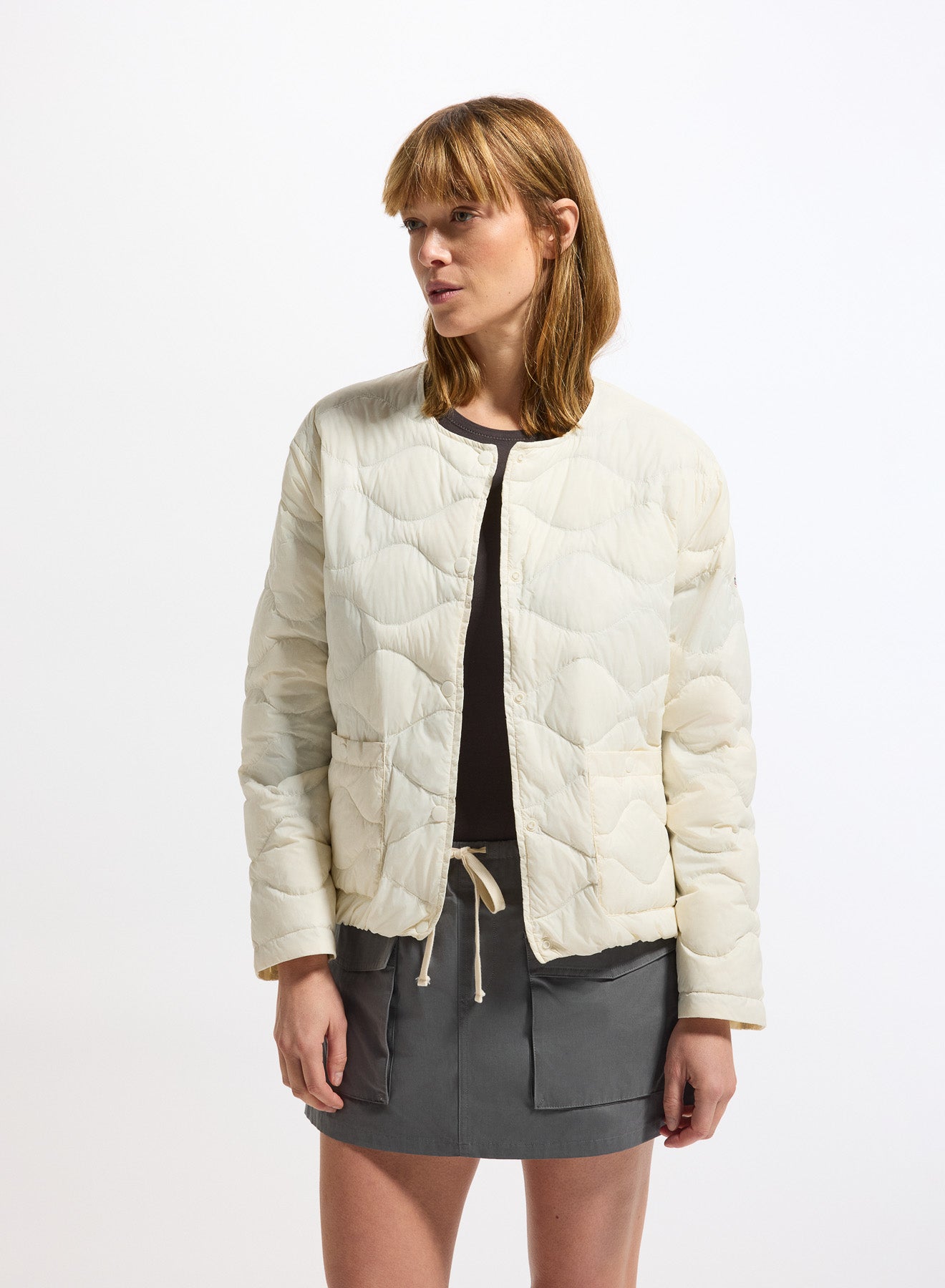 doudoune-ultra-l-g-re-femme-pyrenex-orite-blanche-boutons-pression image 5