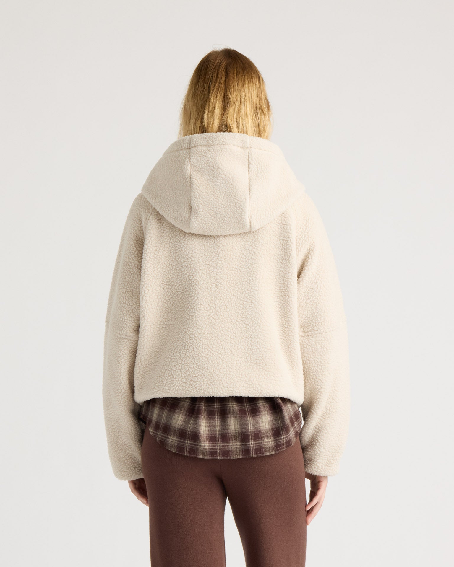 kanuk-boisbriand-chandail-sherpa-capuche-femme-zip-poches-zipp-es image 4