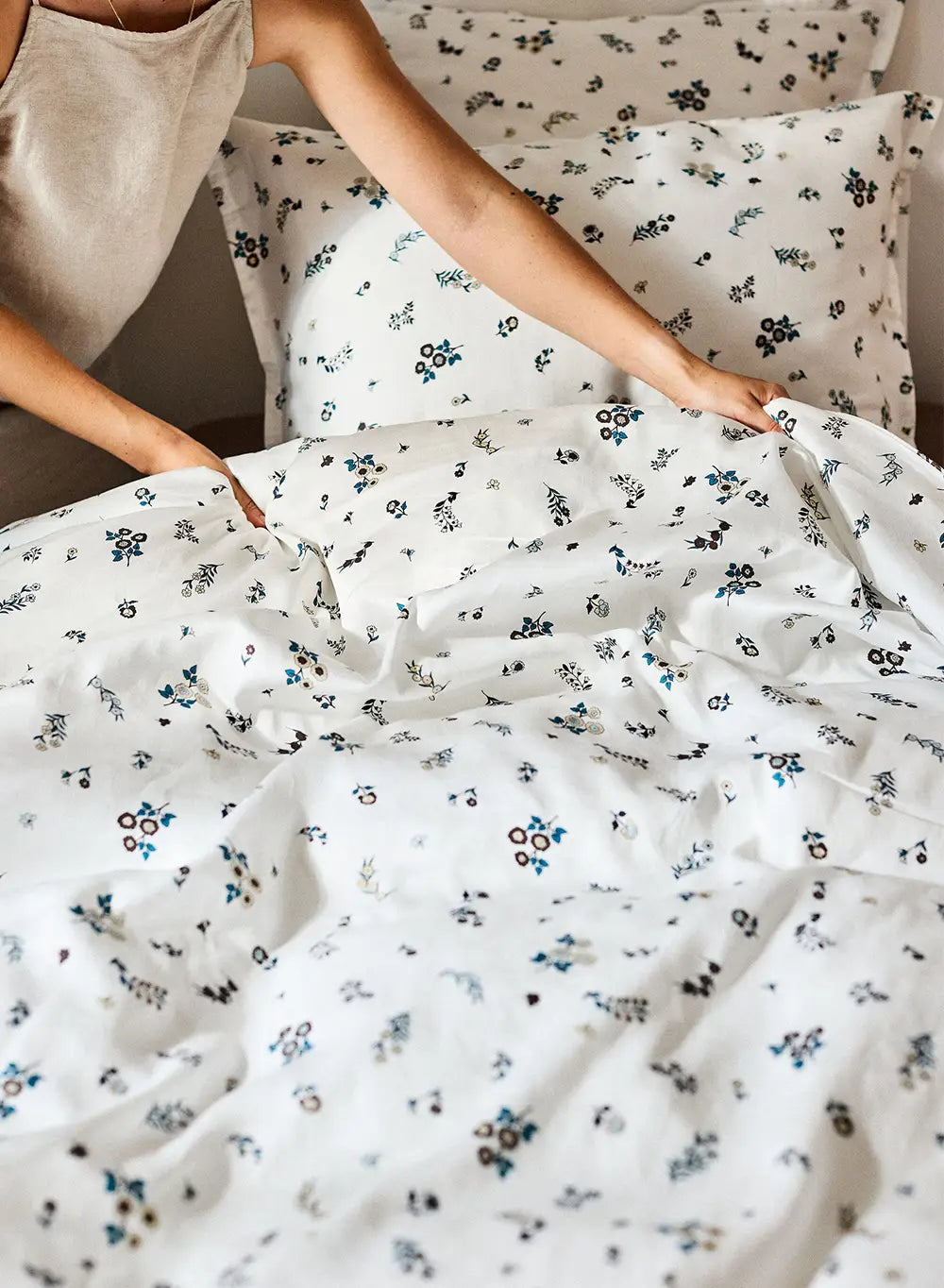 pyrenex-lily-housse-de-couette-motifs-floraux-coton-bio-et-tencel image 2