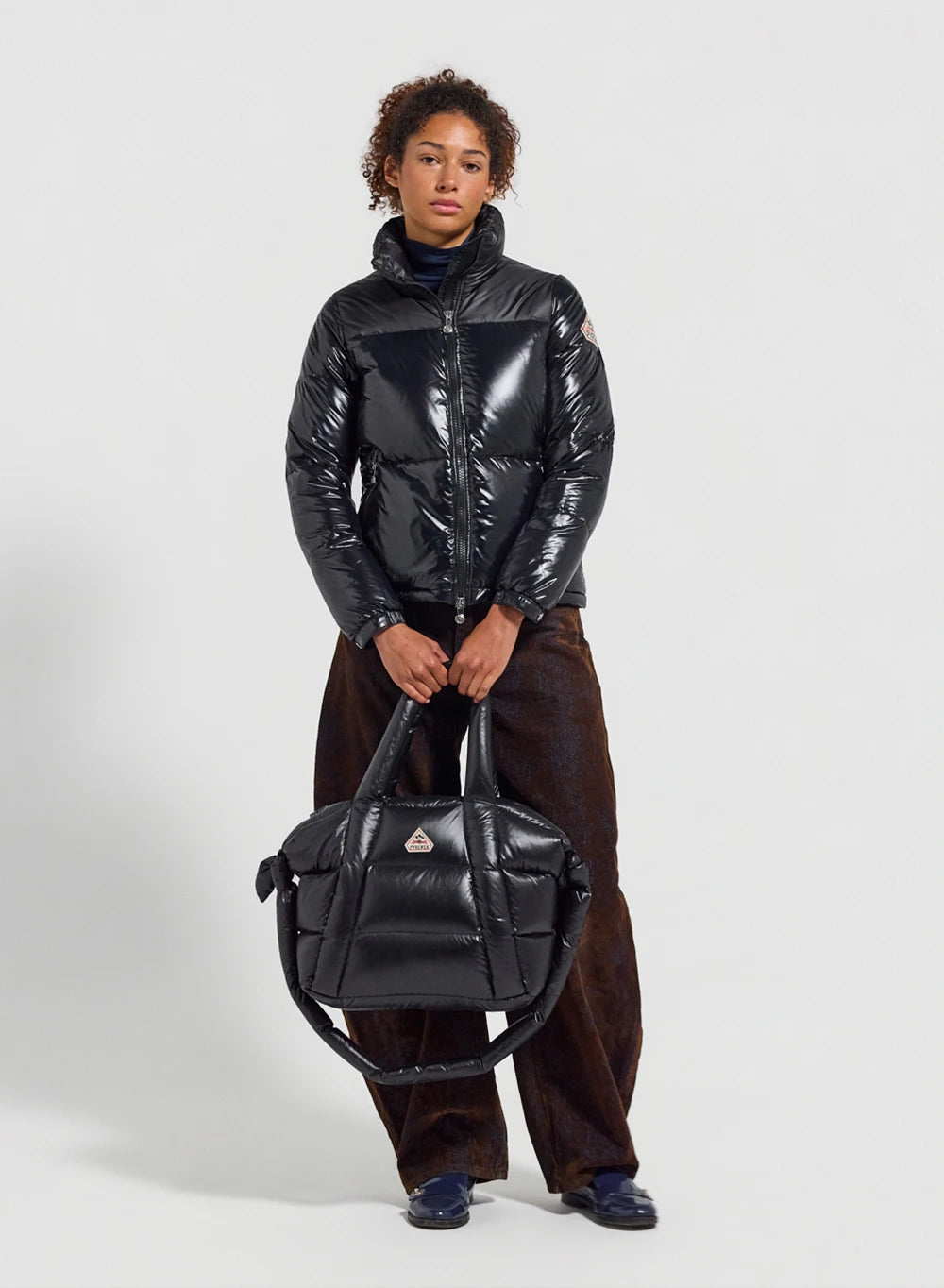 pyrenex-goldin-doudoune-courte-brillante-femme-noire image 2